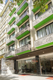 Golden Lotus Central Hotel