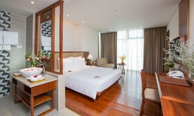 Green Beach Hotel
