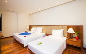 Green Beach Hotel