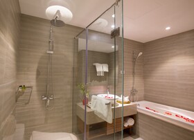 Green Beach Hotel
