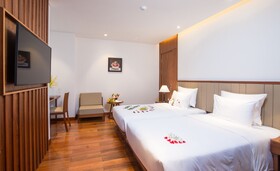 Green Beach Hotel