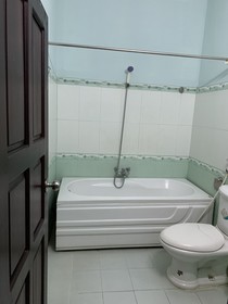 Hong Ngoc Hotel by OYO Rooms