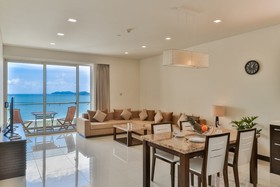 Ibeach Oceanview Luxury Apartment