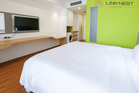 LinkNest Sea View Apartment