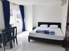 Livin' Hub Hostel & Apartment