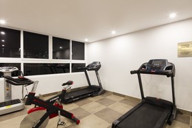 Maple Leaf Hotel & Apartment