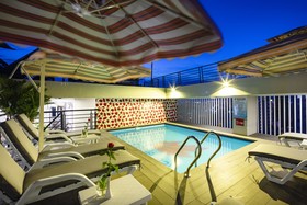 Maple Leaf Hotel & Apartment
