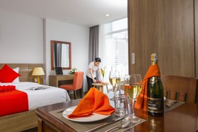 Maple Leaf Hotel & Apartment