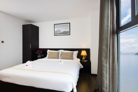 Meriton Hotel