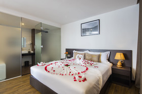 Meriton Hotel