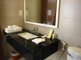 Nhi Phi Hotel