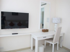 Nhi Phi Hotel