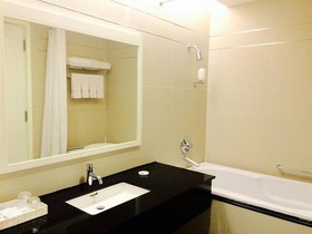 Nhi Phi Hotel