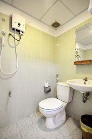 Pansy Hotel by OYO Rooms