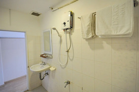 Pansy Hotel by OYO Rooms