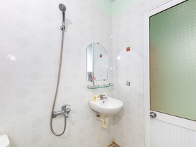 Phuong Thao Hotel by OYO Rooms