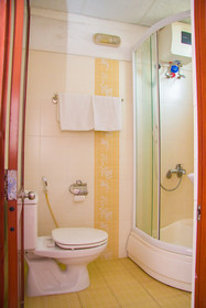 Quan Son Hotel