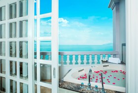 Sunrise Nha Trang Beach Hotel & Spa