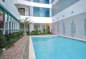 The Golden Seaview Panorama