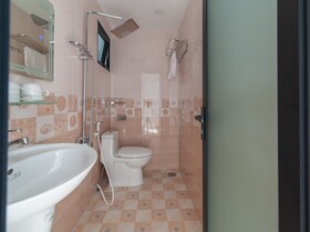 Uy Duong Hotel & Apartment
