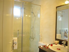 Van Nam Hotel