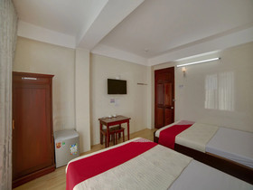 Vinh Hoa Hotel by OYO Rooms