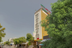 Vinh Hoa Hotel by OYO Rooms