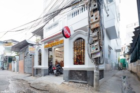 Vinh Quang Hotel 3 by OYO Rooms