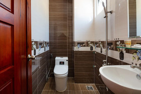 Vinh Quang Hotel 3 by OYO Rooms