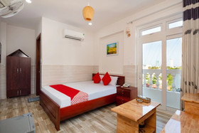 Vinh Quang Hotel 3 by OYO Rooms