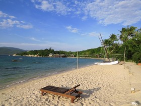 Whale Island Resort