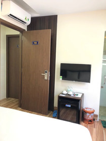 Yen Vang Hotel & Apartment