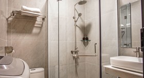 Artmio Hotel Apartment & Cafe