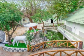 Caroline Resort