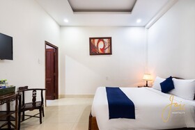 Central Hotel by Joi Hospitality