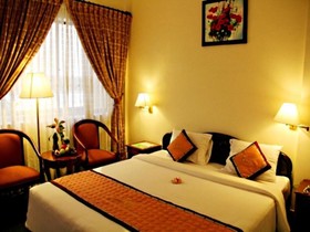 Royal Hotel