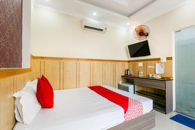 Xuan Thuy Hotel by OYO Rooms