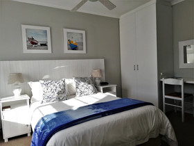 Dolphin Inn Guest House