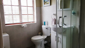 Dolphin Inn Guest House