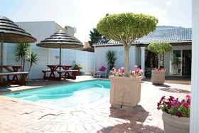 Dolphin Inn Guest House