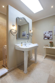 14 on Klein Constantia