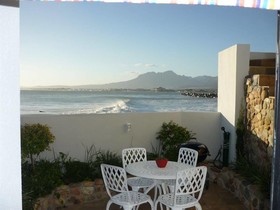 185 on Beach Boutique Suites and Apartments