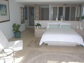 185 on Beach Boutique Suites and Apartments