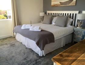 5 Options - Guest House