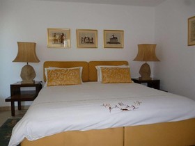 5 Options - Guest House