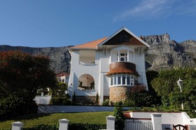 Abbey Manor Luxury Guesthouse