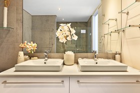 Chelsea Luxury Suites By TotalStay