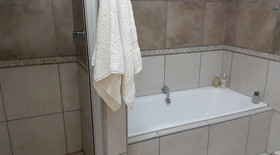 Crystalvilla Guesthouse
