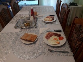 DJ'S B&B