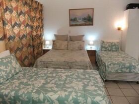 DJ'S B&B